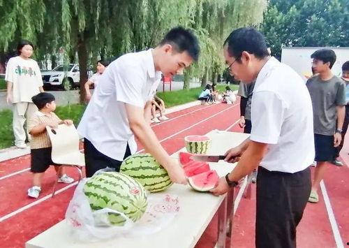 工厂吃瓜比赛,吃瓜比赛欢乐无限