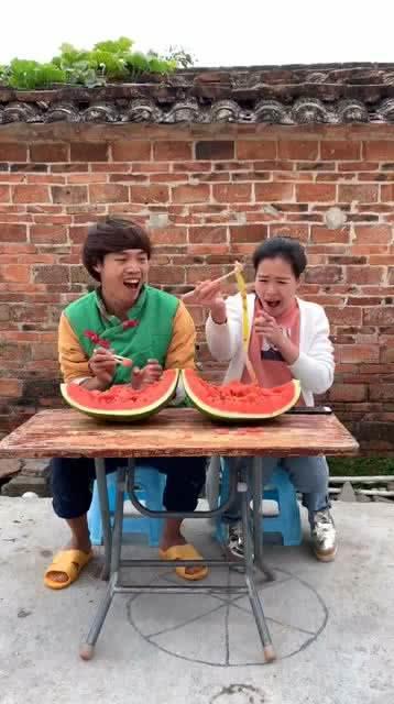 吃瓜筷子倒了,揭秘背后的惊人真相