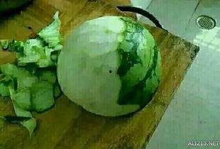 不削皮怎么吃瓜